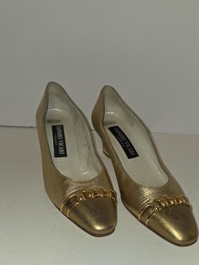 Sandro Vicari Gold Leather Pumps Chain Detail Low Heel Italy Size 39 / 8.5